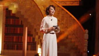 吃瓜路人遇到董卿,现场互动温馨感人