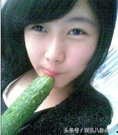 美女吃瓜的图片,美女与瓜果的视觉盛宴