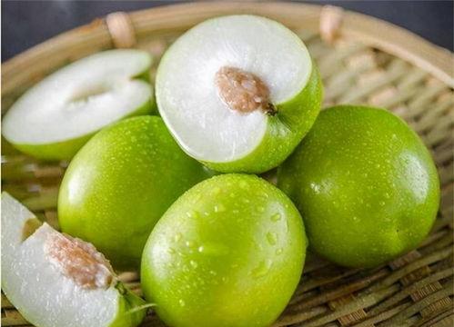 文安吃瓜女,吃瓜女生的校园生活趣事