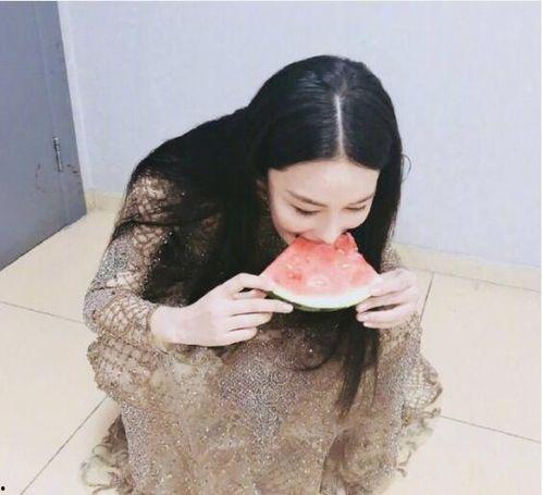 全网蹲吃瓜,揭秘“蹲吃瓜”现象背后的秘密